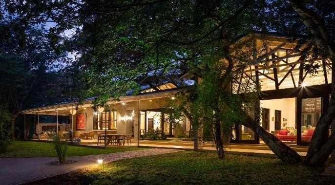 4 DAY 3 NIGHTS VICTORIA FALLS ADVENTURE Option 2 - 5 Star Luxury Boutique Hotel